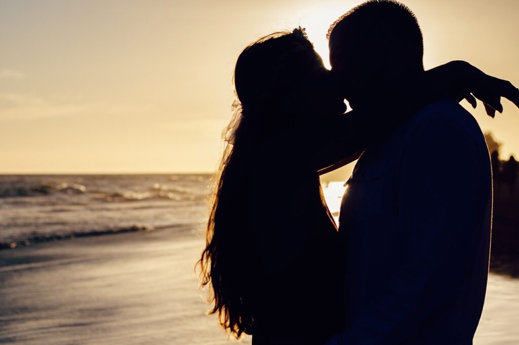 couple, kiss, silhouette-Cultivate Gratitude