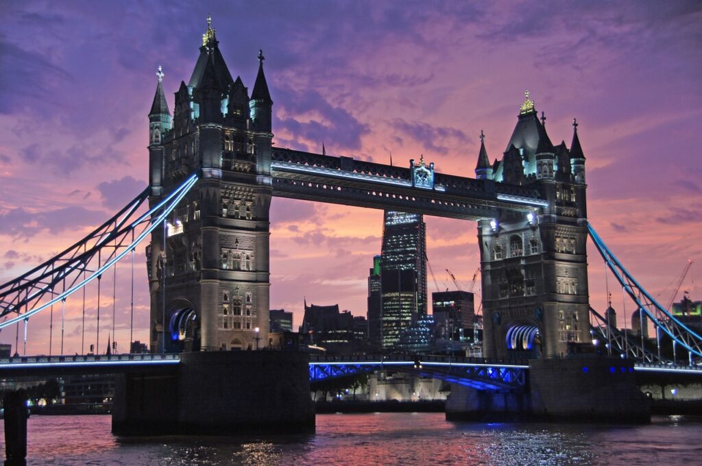 tower bridge, bridge, wallpaper 4k-Best Cities for Single Women to Live-London